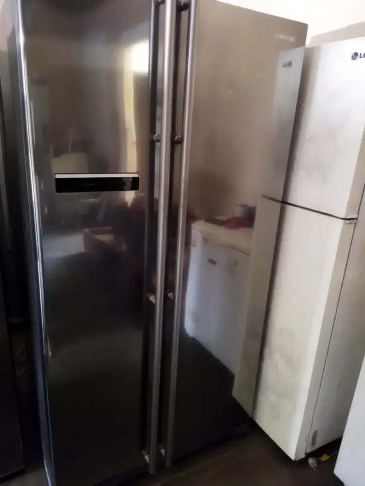 Kulkas Samsung SBS Silver 600L Mulus