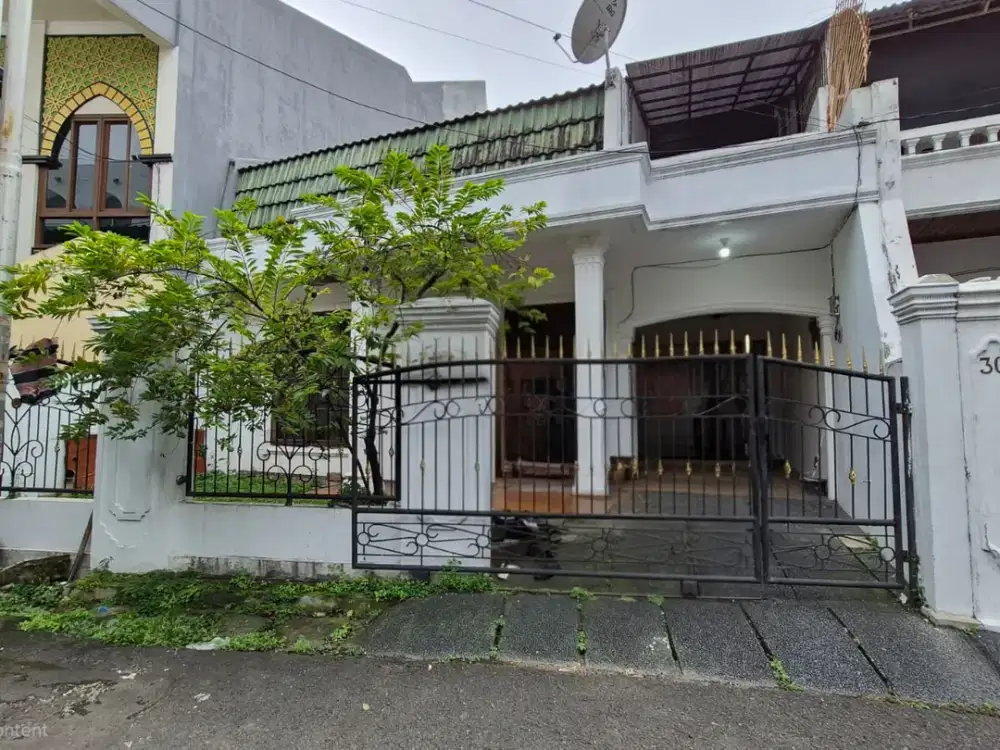 Dijual Rumah Strategis Tebet Utara - 2 Lantai, Lingkungan Aman