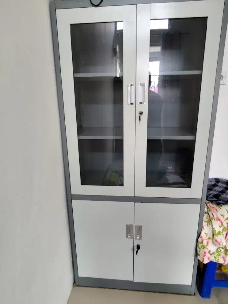 Lemari arsip importa