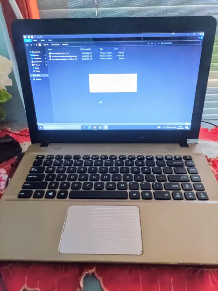 Laptop Asus minus whitespot aman