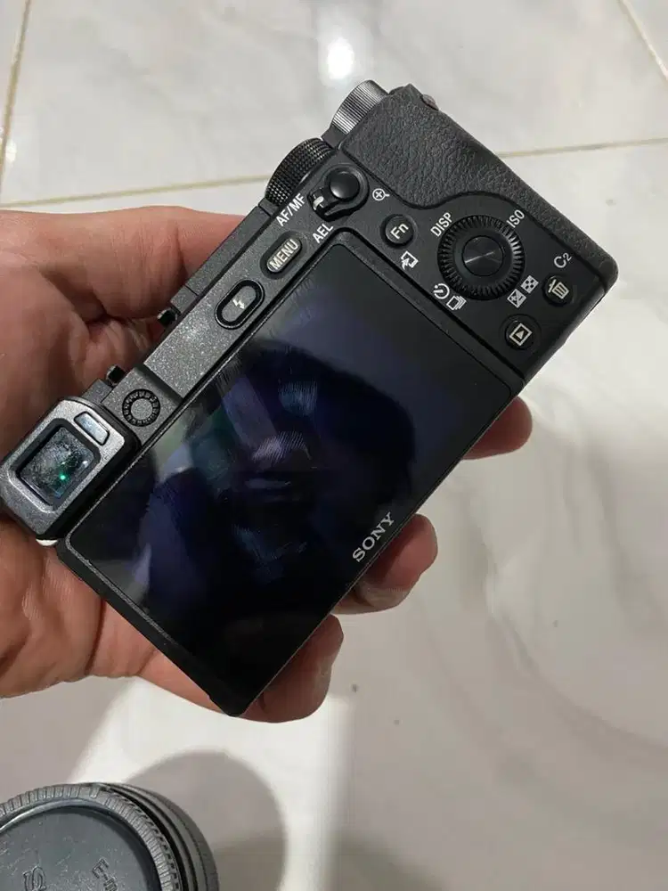 Sony A6400 + Lensa 50mm