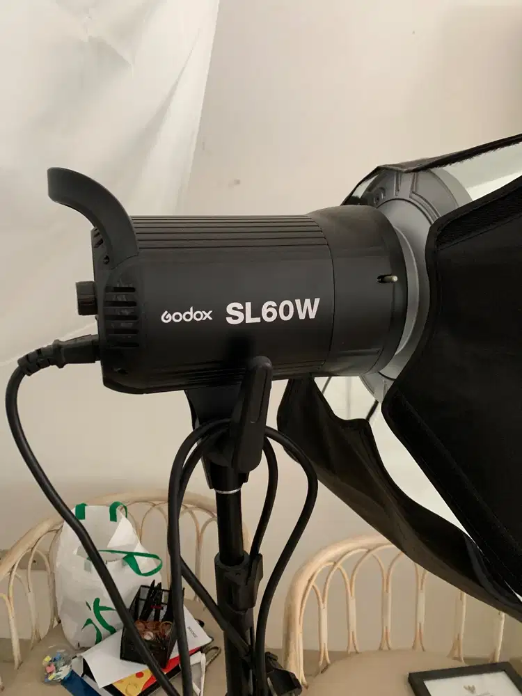 2 LAMPU GODOX SL60W