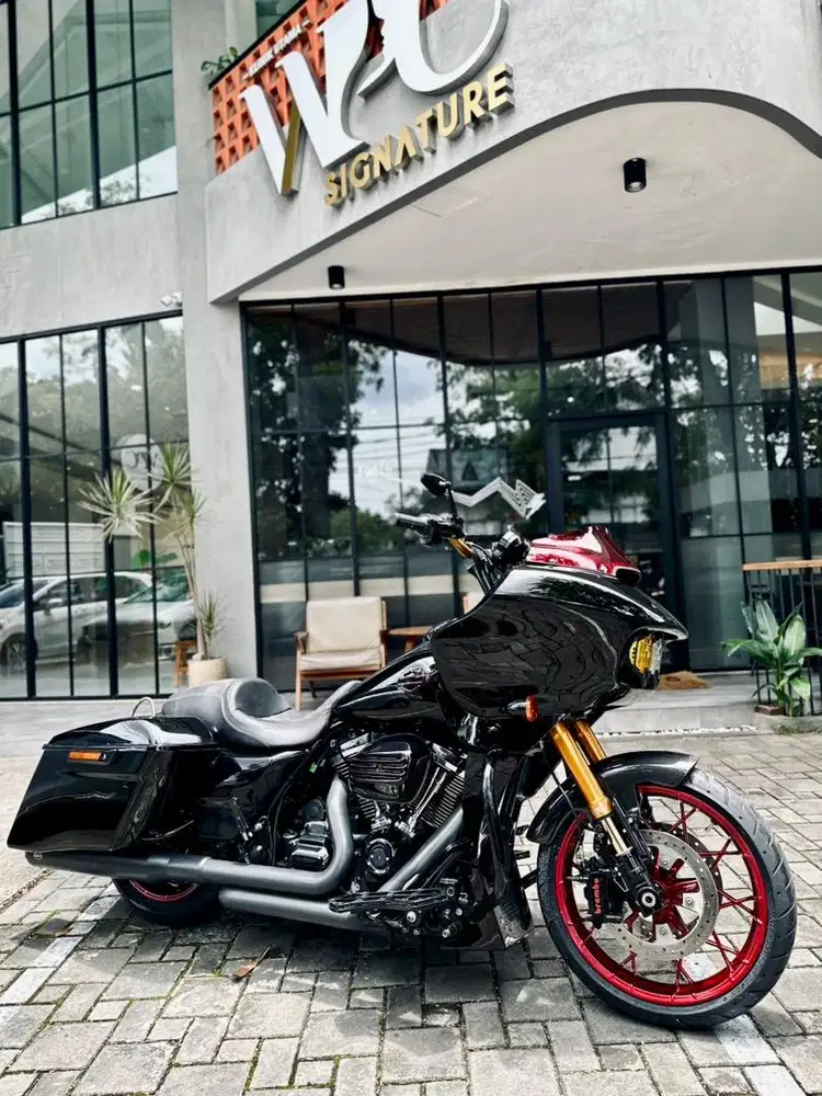 Harley Davidson RoadGlide 2022 FP Hedon GS Dyna CVO R9T Triumph Road