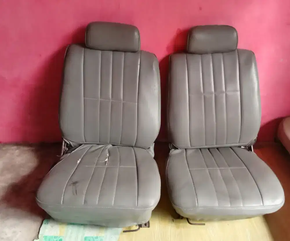 Kursi depan copotan mobil sedan