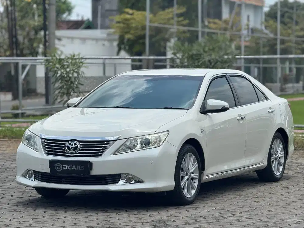 TOYOTA CAMRY 2.5 V 2013 MATIC ISTIMEWA