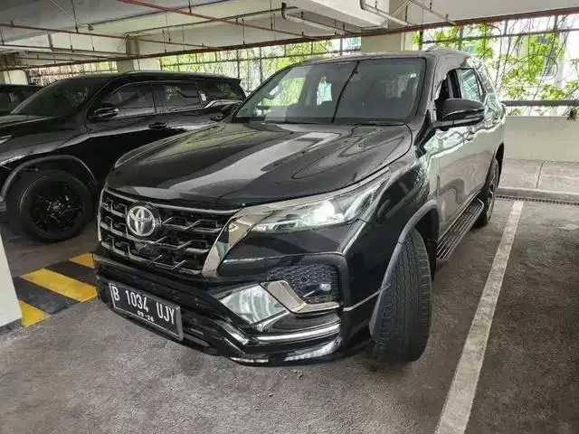 DP MURAH - Toyota Fortuner 2.4 VRZ GR Sport-AT 2021 Hitam