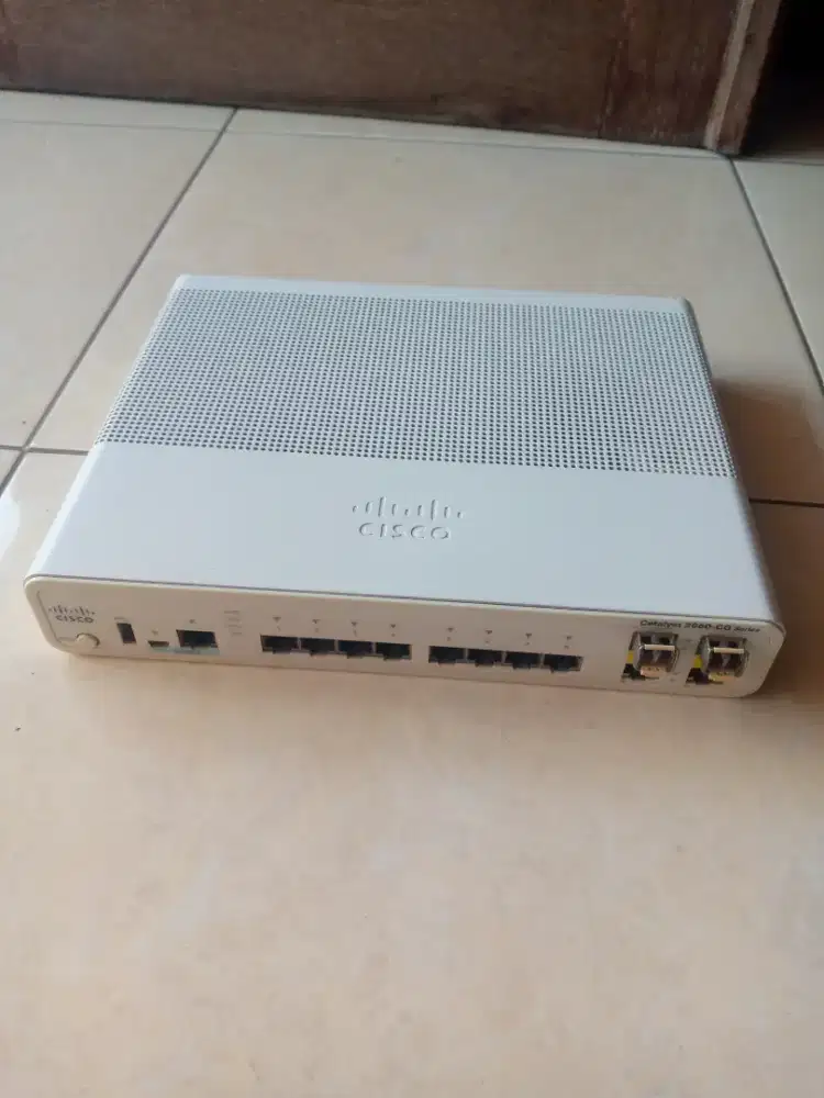 Router Switch Cisco WS-C2960CG-8TC-L