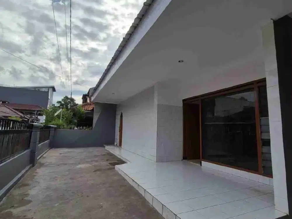 Rumah Bagus 1 Lantai Siap Huni Tengah Kota Area Turangga dkt Buah Batu