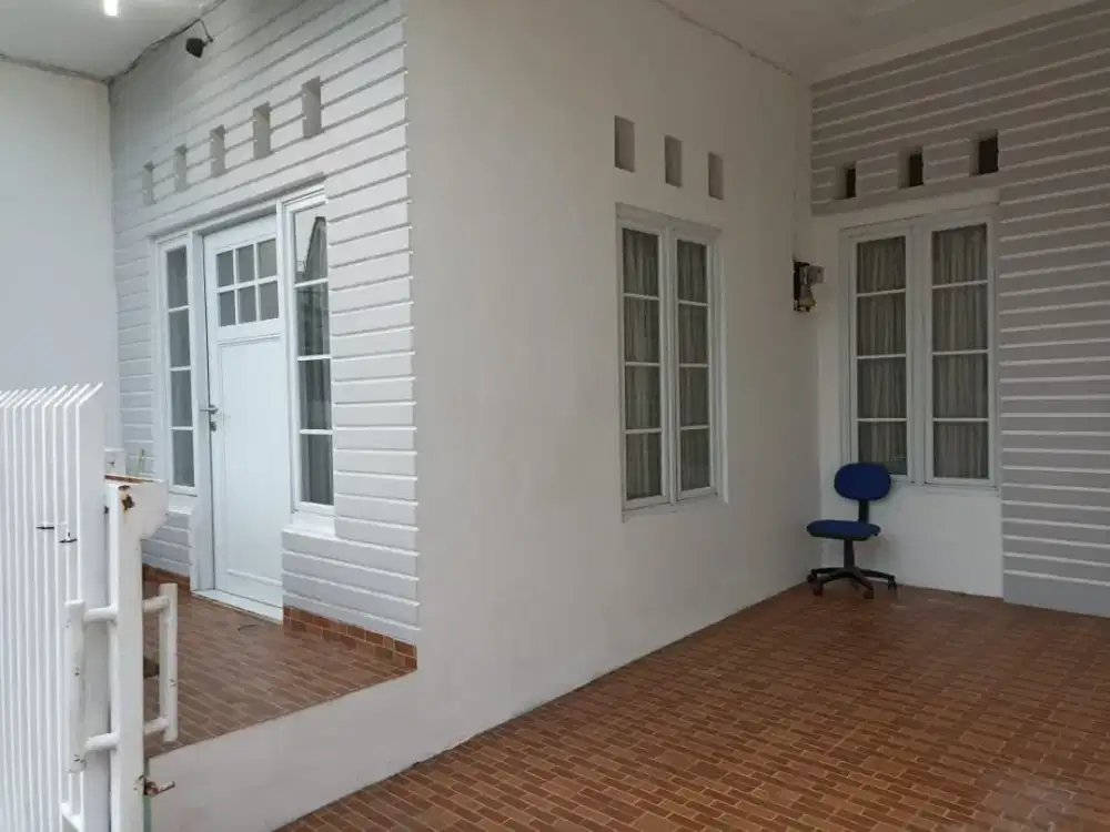 Disewakan rumah di permata depok regency