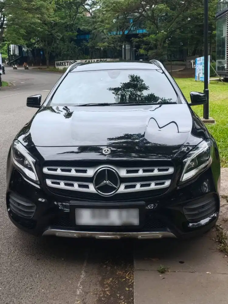 Dijual santai, mercy ganteng siap lebaranan