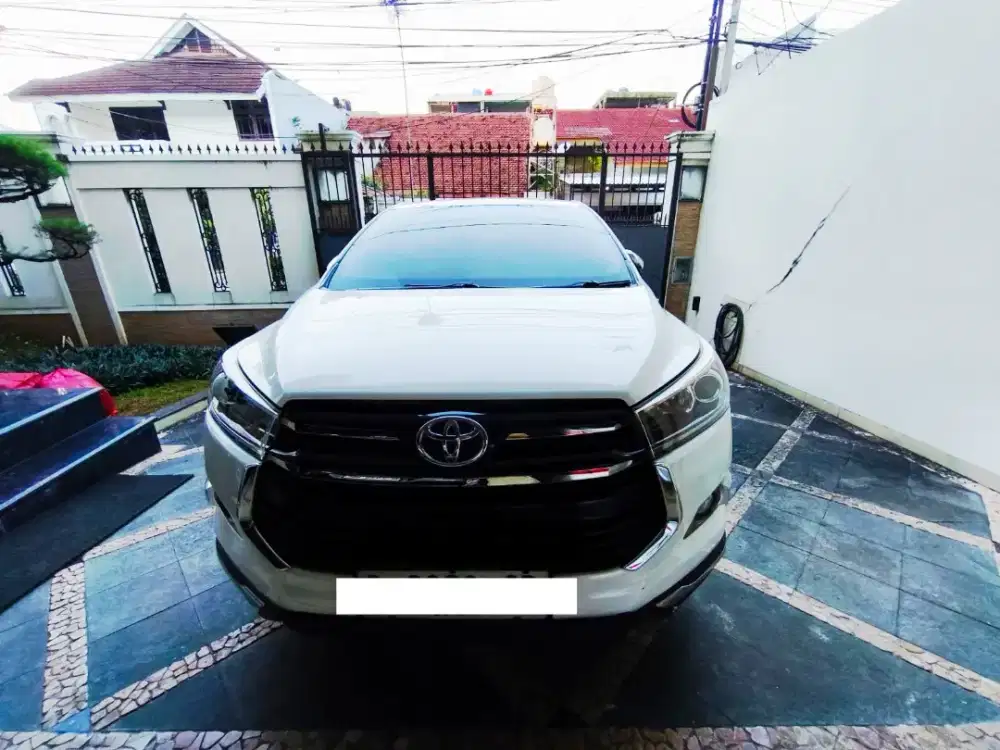 Toyota Innova Venturer 2.4 AT 2019
