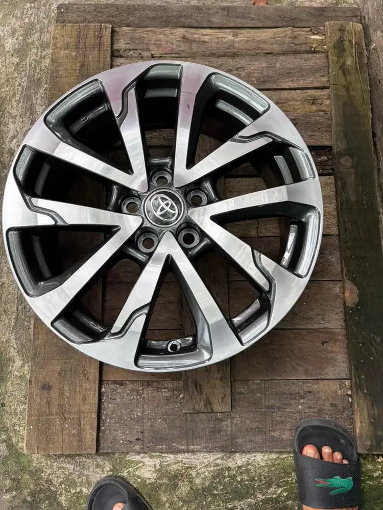 Velg corola cross hybrid