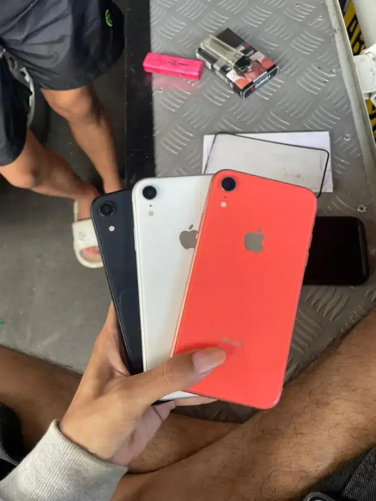 iPhoneee xr 64 regis