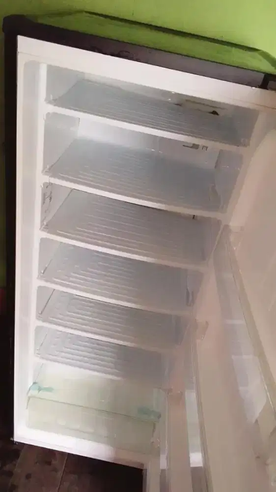 Freezer khusus es batu 6rak merk LG inverter siap pakai,no minus.