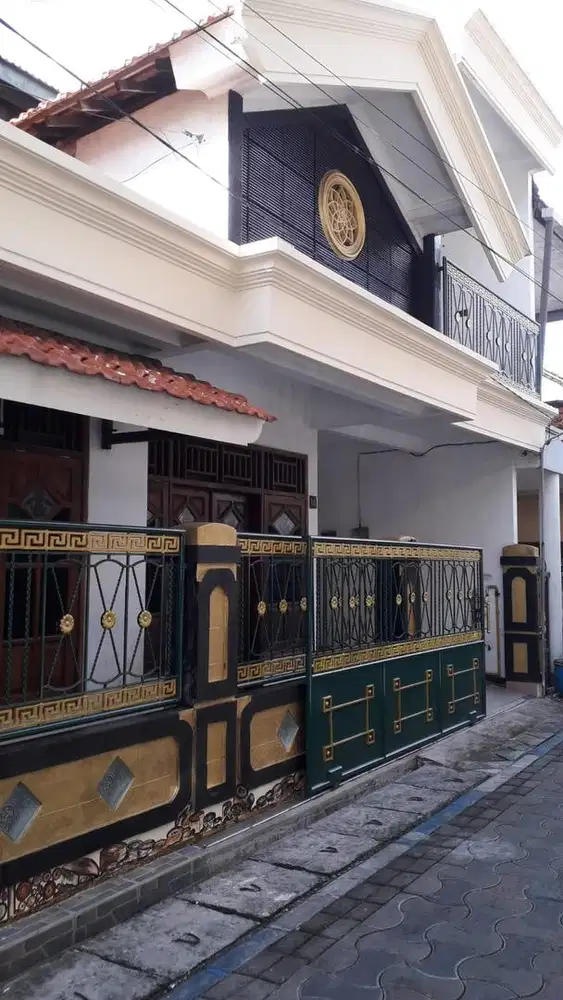 Disewakan rumah 2 lantai / Dikontrakkan