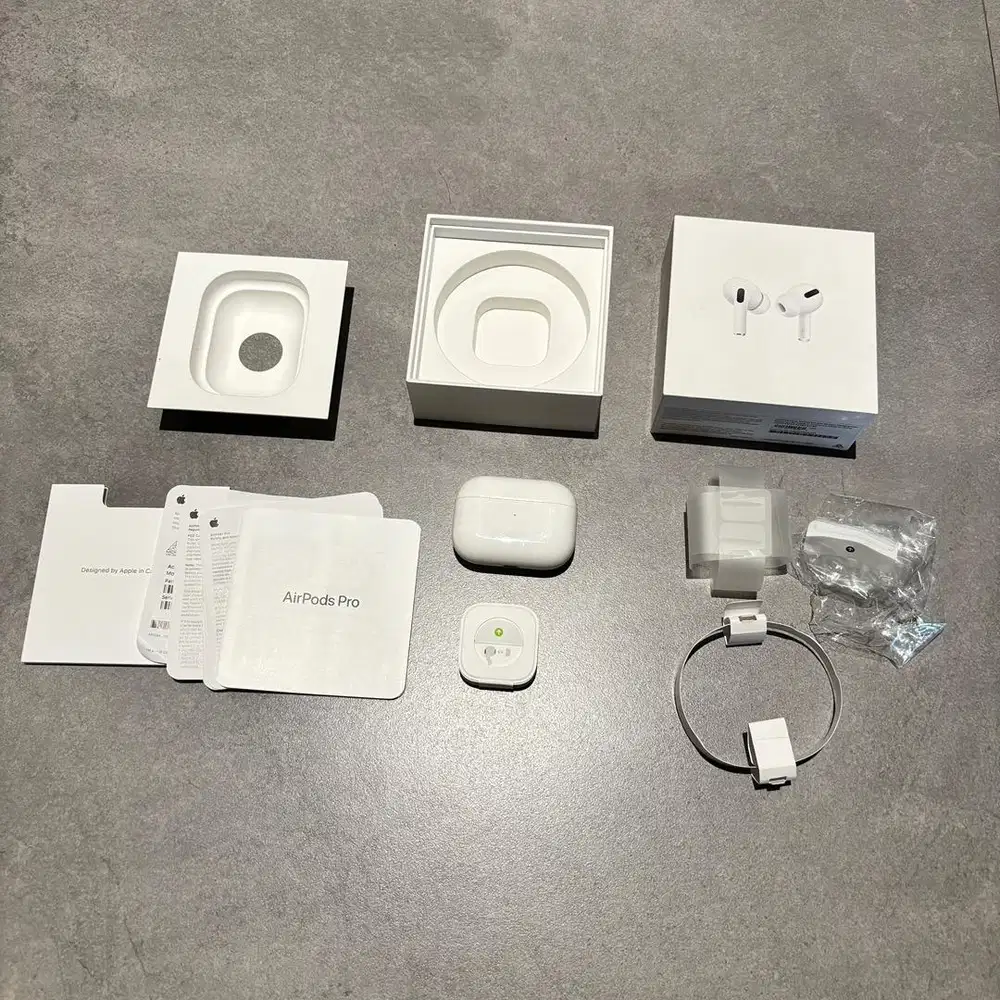 Airpods Pro Gen 1 with Wireless Charging Case ORIGINAL 100%