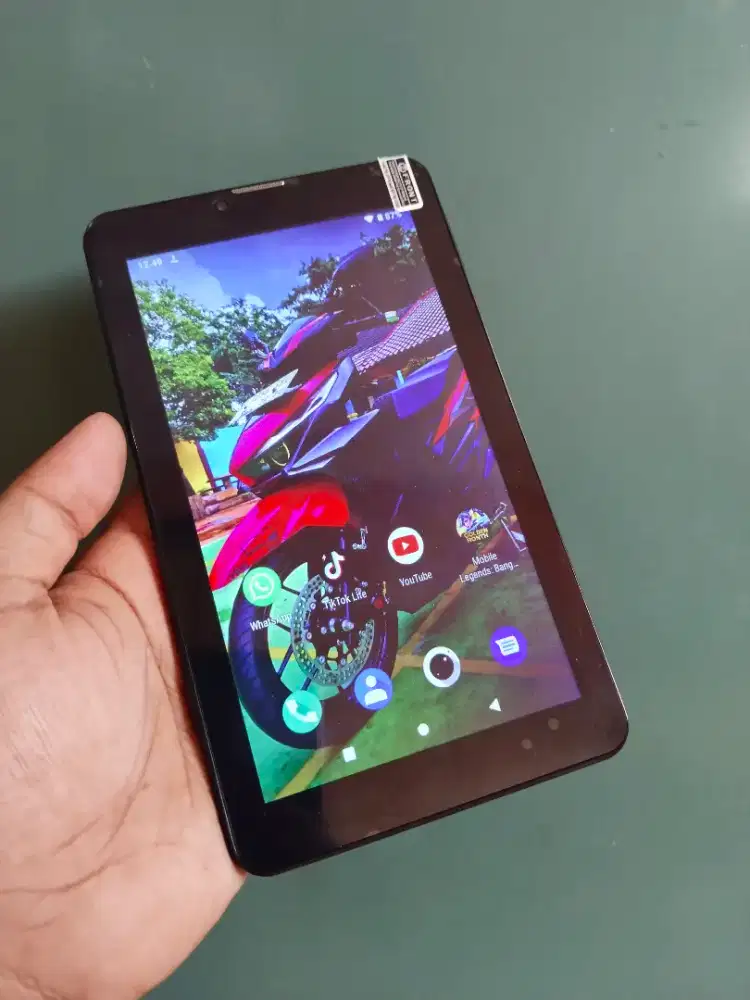 Evercoss bravo tablet 7inci android 9 Ram 3/32 jaringan 4G LTE