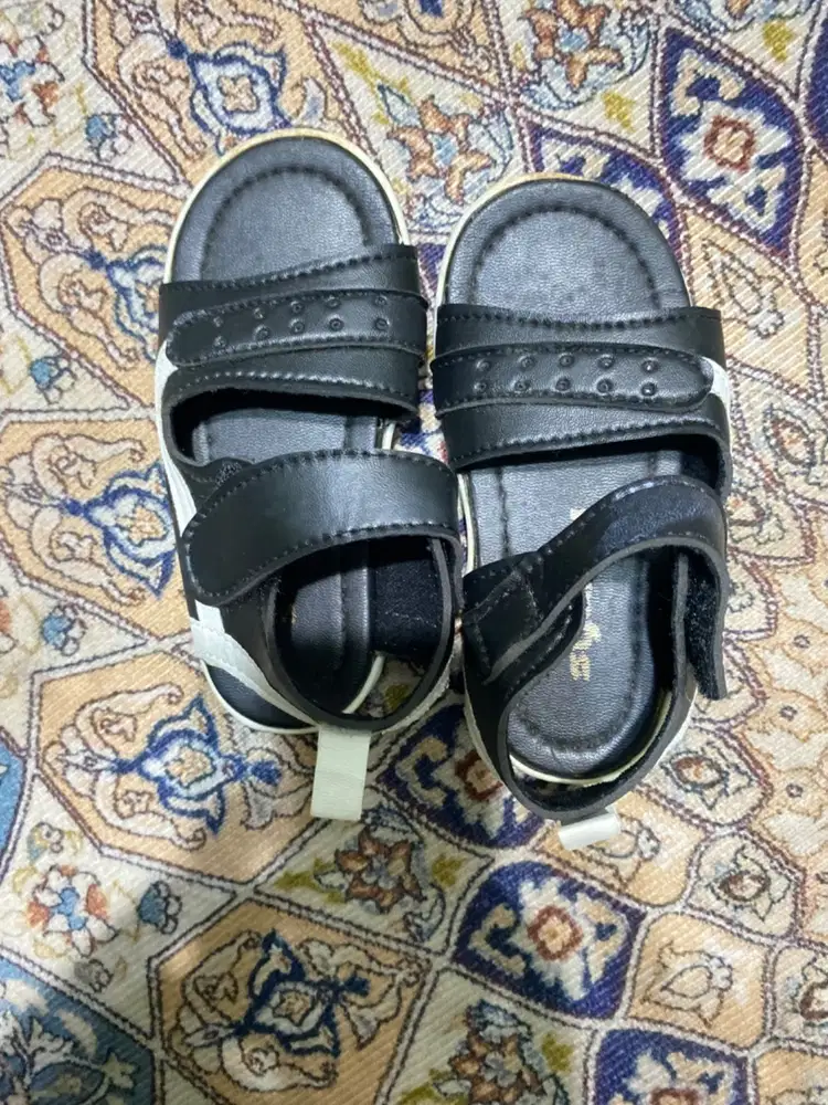 Sepatu sandal anak merk Syalu size 25