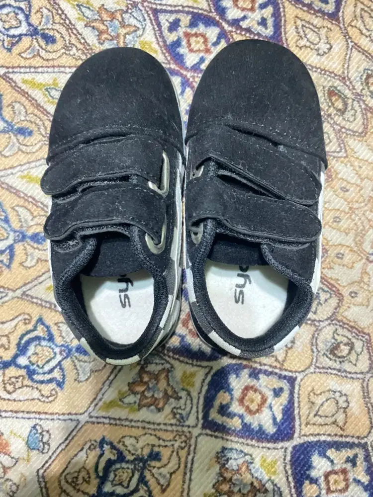 Sepatu anak merk Syalu size 25