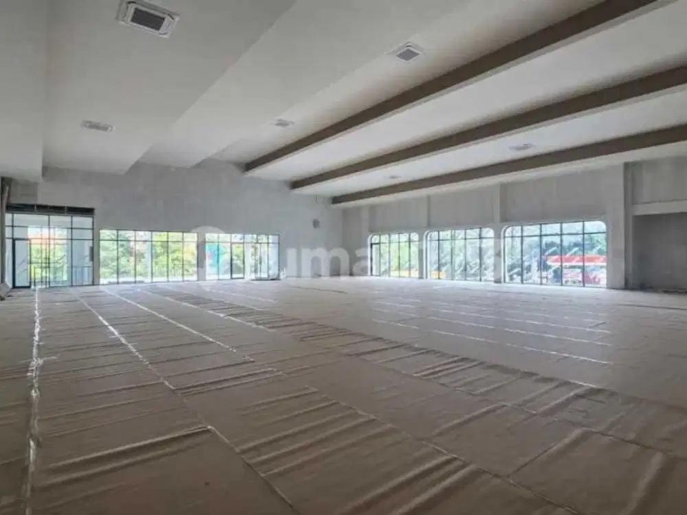 Disewakan Ruang Usaha Premium Lokasi Laweyan,Solo Luas 1835m2