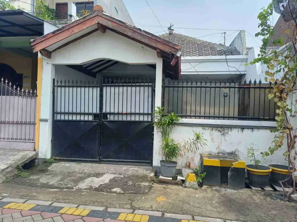 Butuh Cepat Dijual Rumah Siap Huni  Bratang Gede