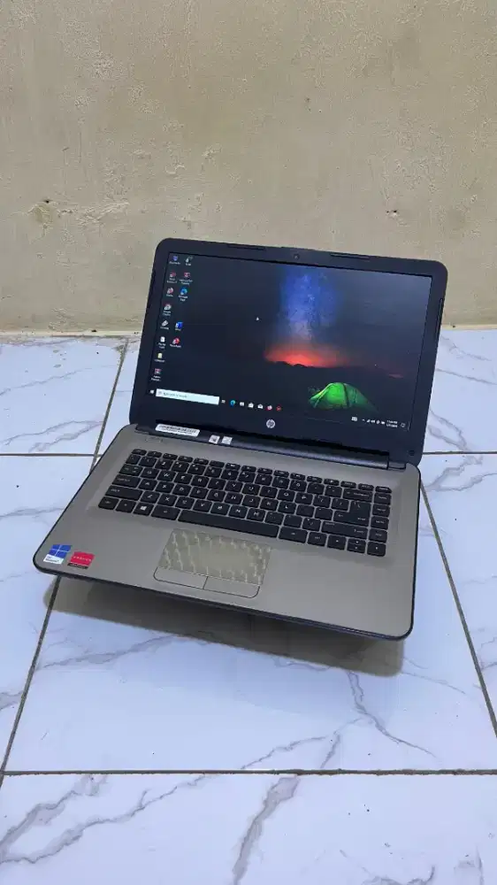 Laptop Hp 14 AN017AU Amd A6 Graphics