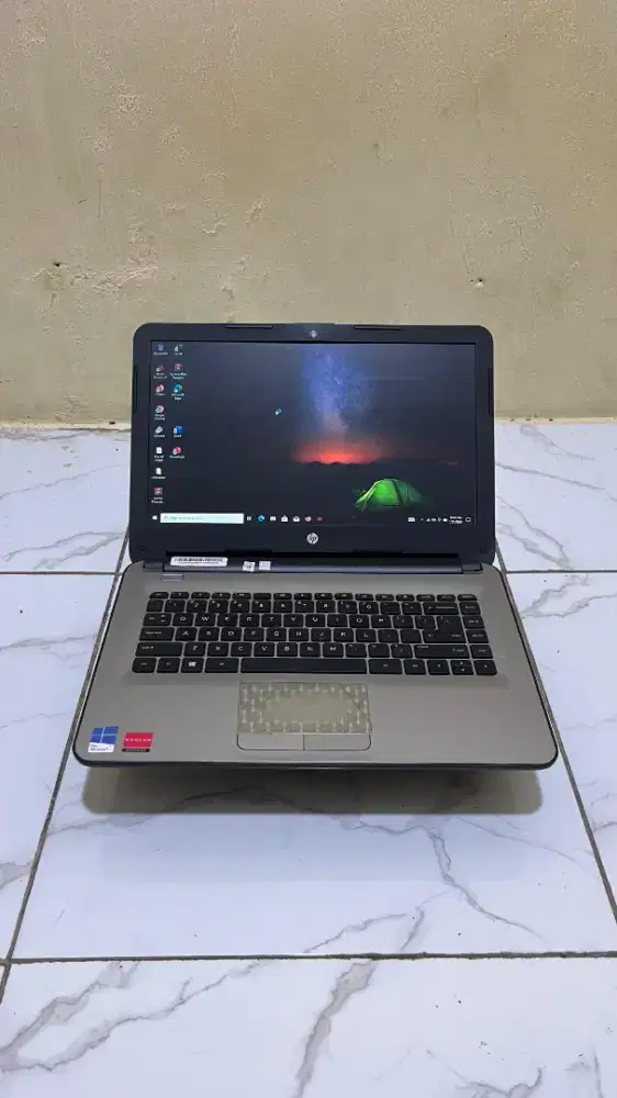 Laptop Hp 14 AN017AU Amd A6 Graphics