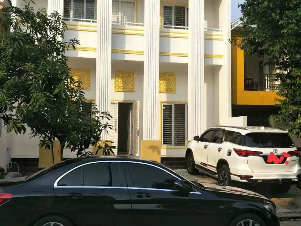 Di Jual cepat rumah bagus di Sentul City Cluster Taman Andalusia dekat Ahpoong.
Lingkungan asri. Nyaman dan Aman. Row jalan lebar