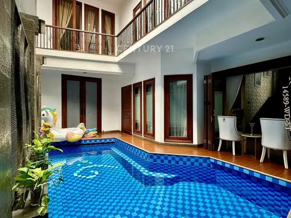 Dijual rumah posisi hook & cantik di Sektor 9 Bintaro