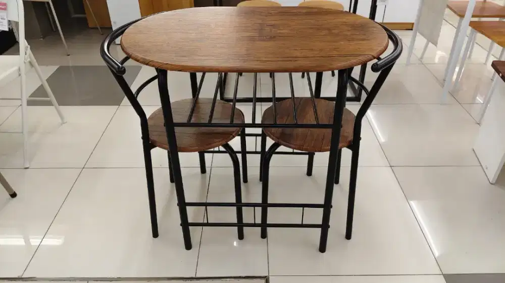 Meja Makan Minimalis