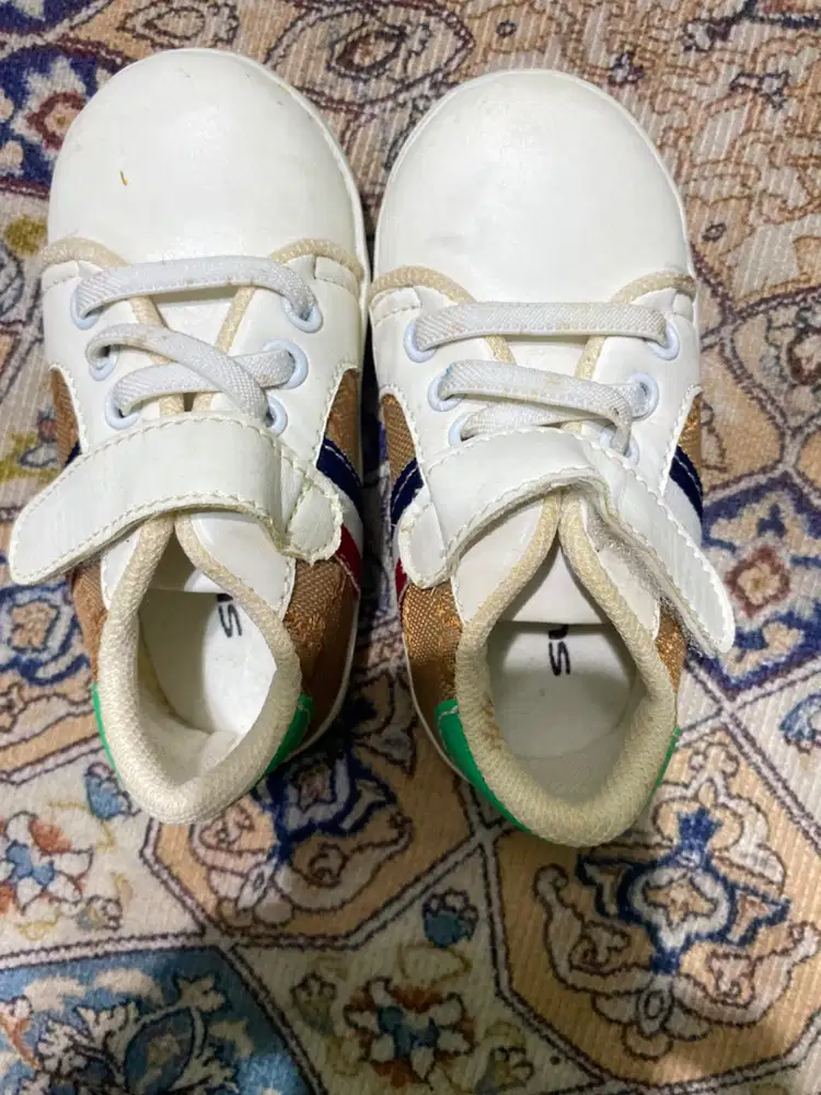 Sepatu anak merk Syalu size 24