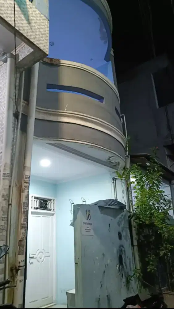 Disewakan Rumah 2 Lantai Bebas Banjir