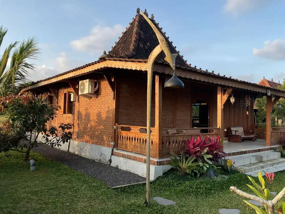 Joglo Wooden Villa for Rent in Tabanan