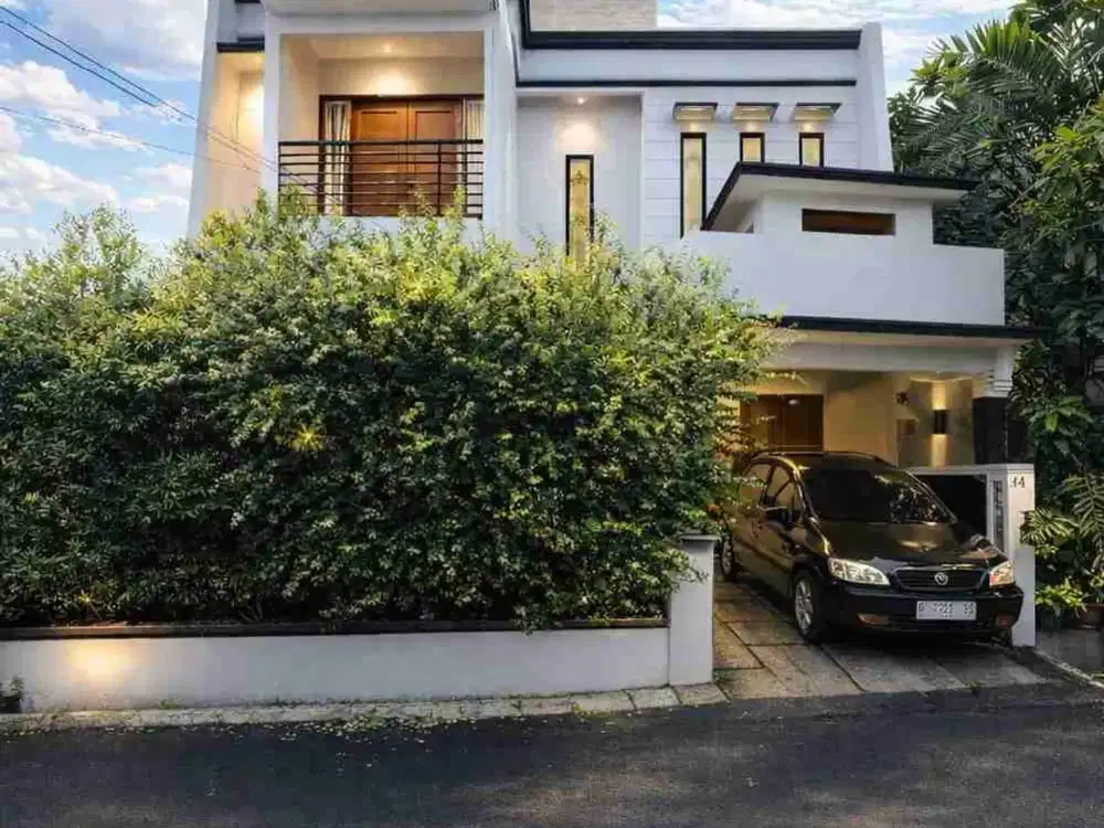 Di Jual Rumah cantik di Bale kambang condet kramat jati Jakarta Timur