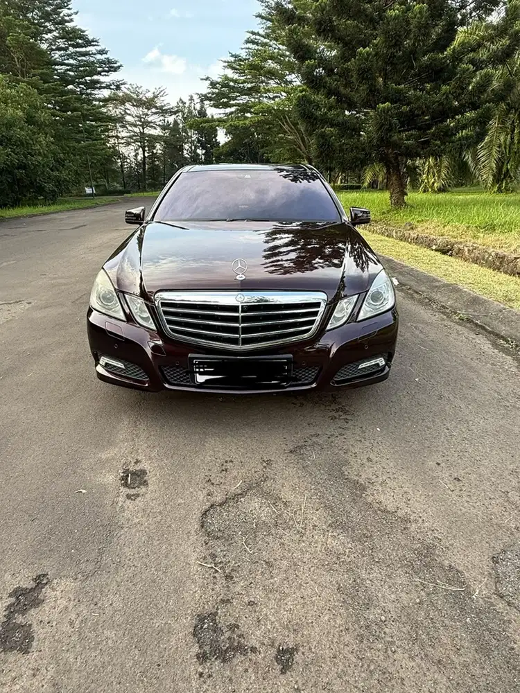 Mercedes-Benz E300 2010 Bensin