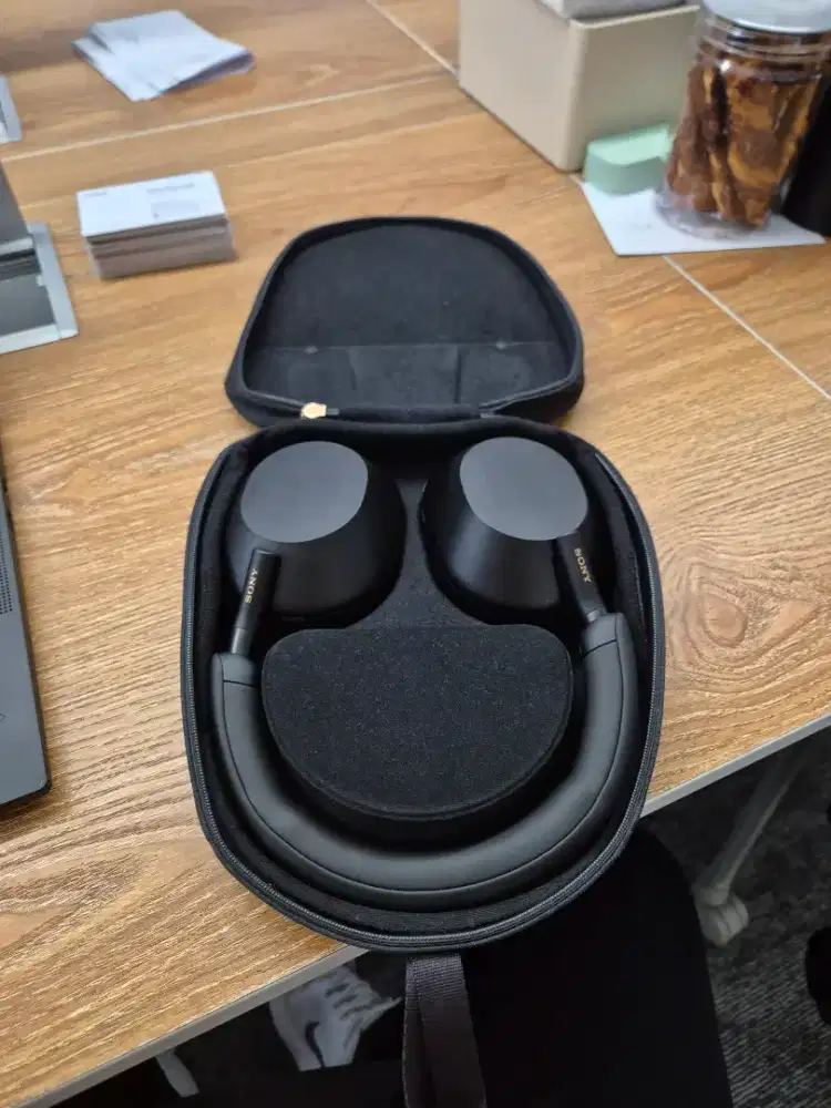 Sony WH -1000XM5 second terawat murah