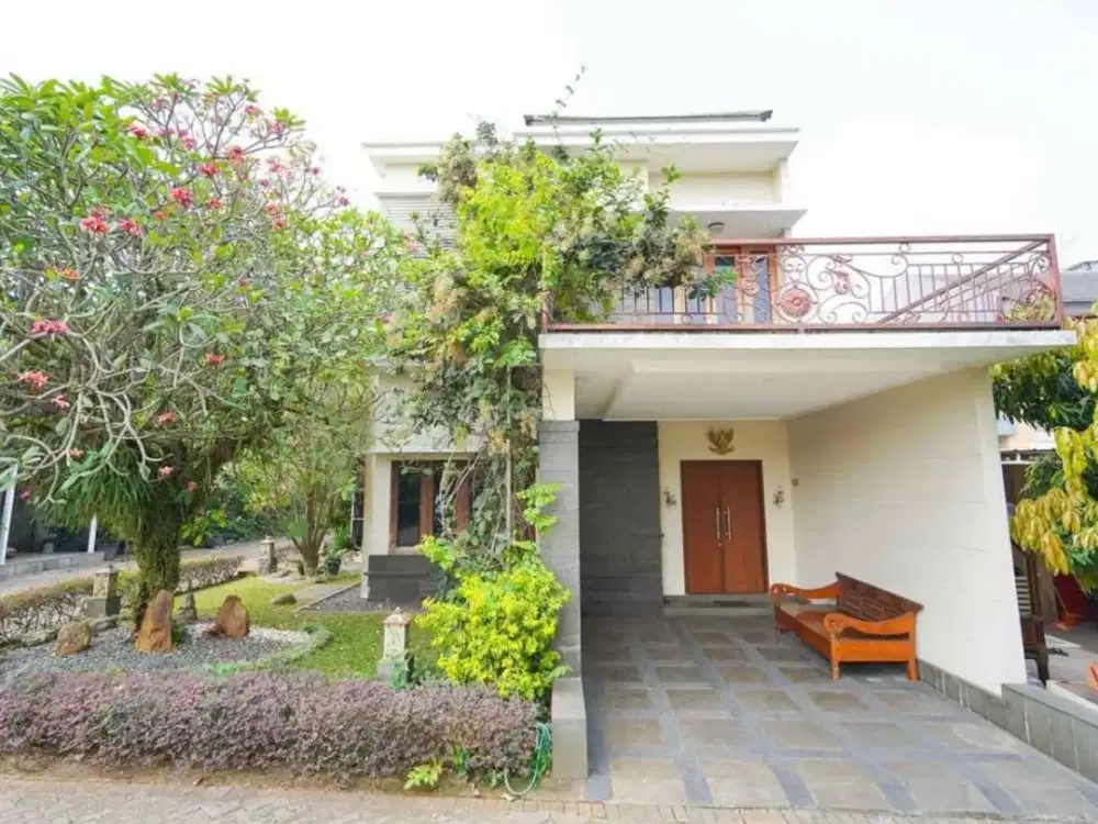 Rumah Cantik Terawat Posisi Hook Di Cibubur Country Dekat Tol Jatikarya