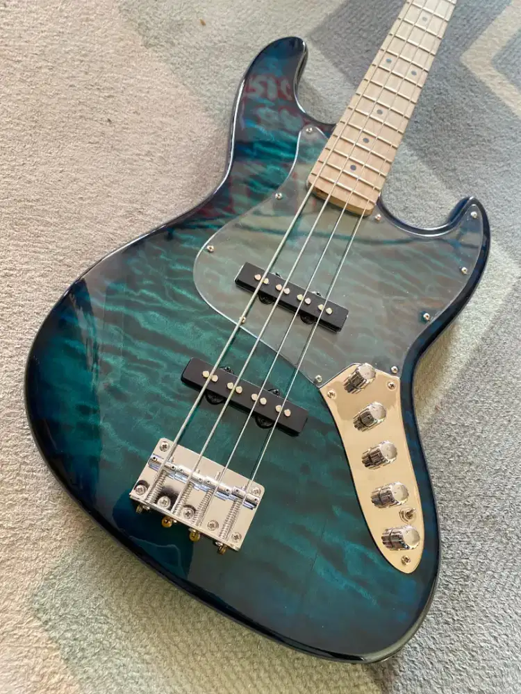 Bass Model Jazz Bass custom Preamp aktive  High Quality