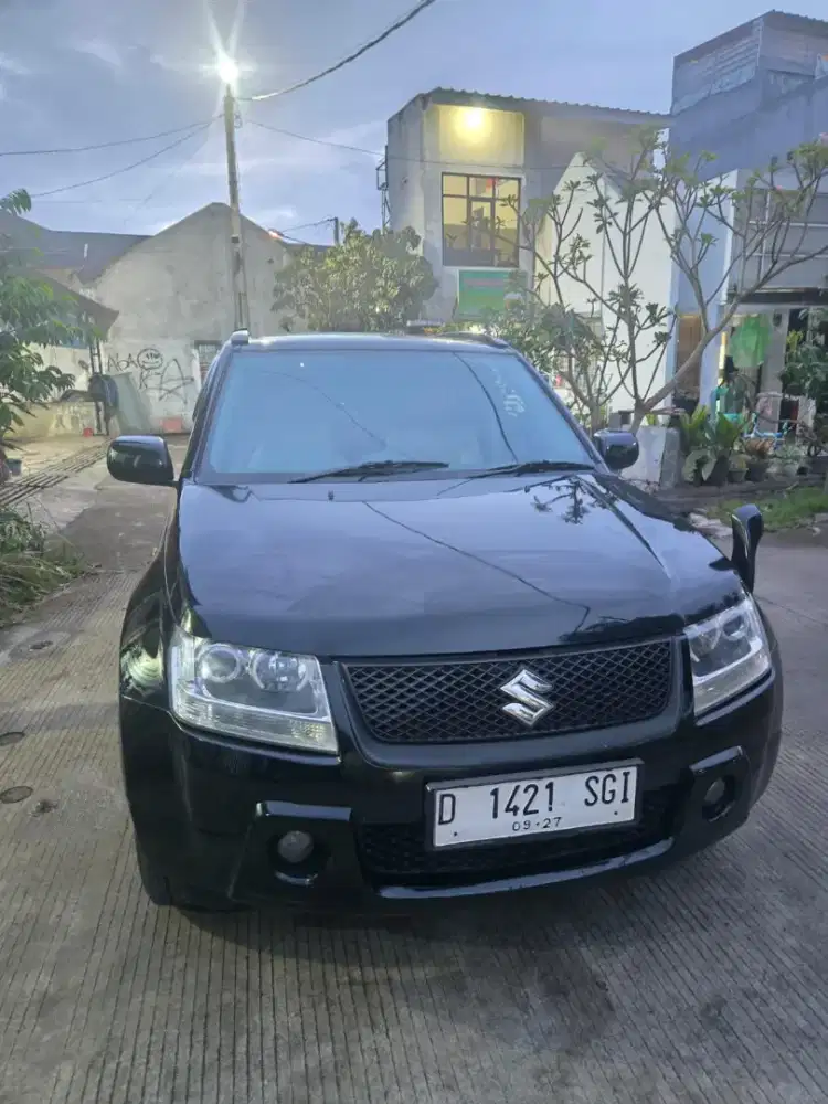 Grand Vitara 2.0 2006
Matic Hitam Kasep Mulus
Mesin bagus