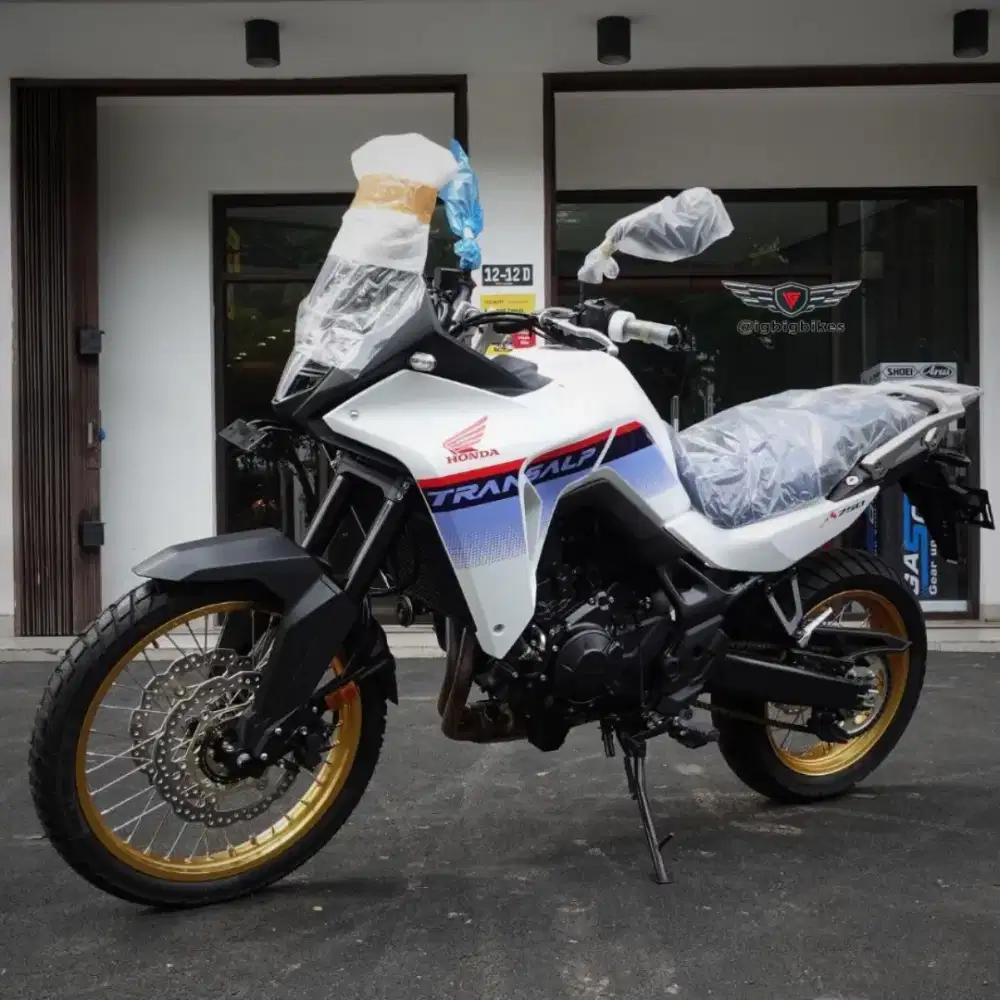 Honda Transalp 750 Putih