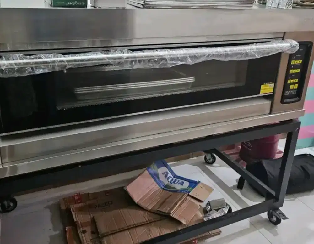 Baking gas Oven getra 3 tray.all in kaki