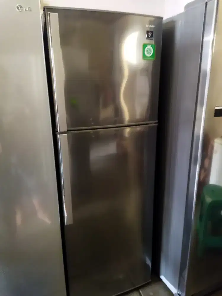Kulkas Sharp Plasma Cluster 2 Pintu Mulus