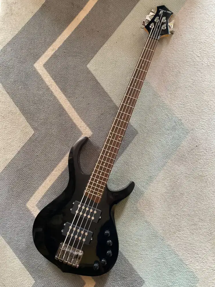 Bass 5string model marcus miller custom preamp aktive