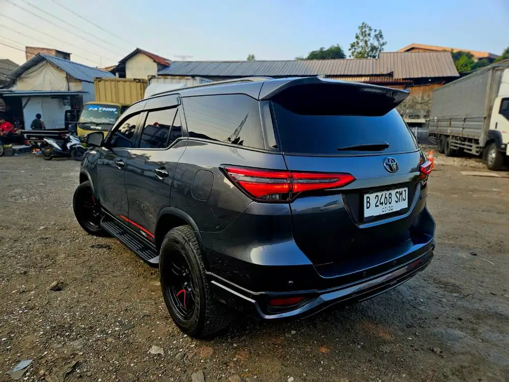 toyota fortuner (2020)