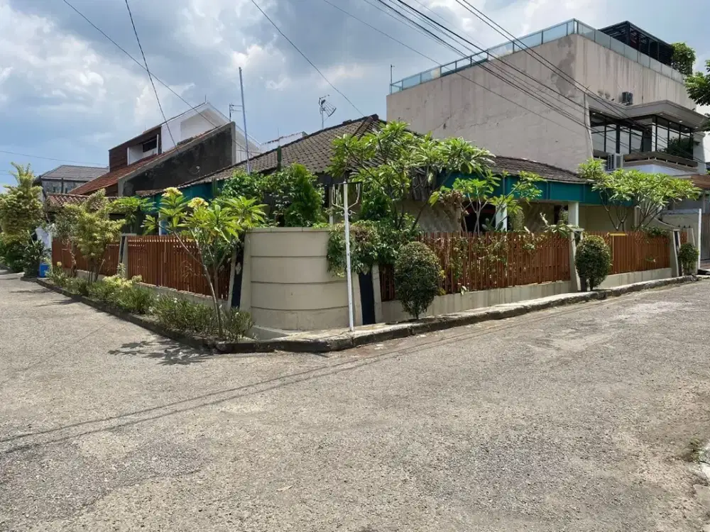 Investasi Cuan! Rumah Hook Batununggal Luas 350m² - Selangkah ke Mayapada