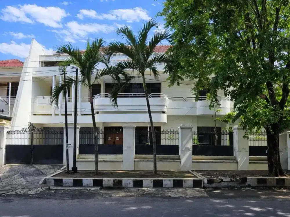 Rumah Dharmahusada Indah  Strategis • Boulevard • Carport 2 • Garasi 4