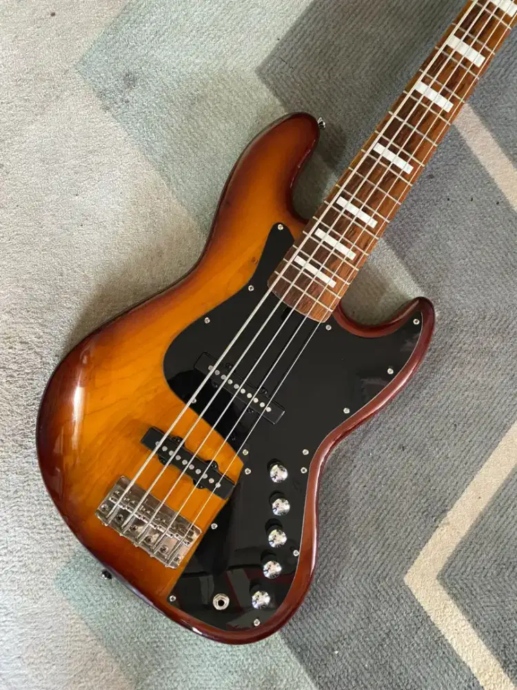 Bass 5string Fender Jazz sunbrust tobacco preamp aktive