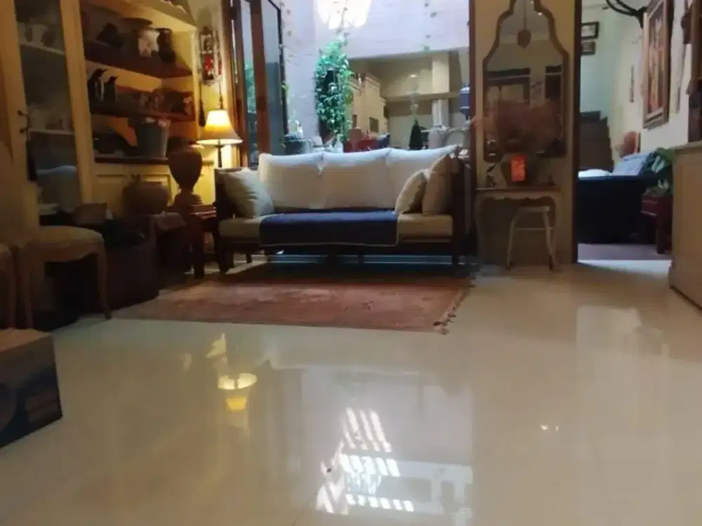 Rumah Bagus dalam komplek kemayoran lokasi strategis