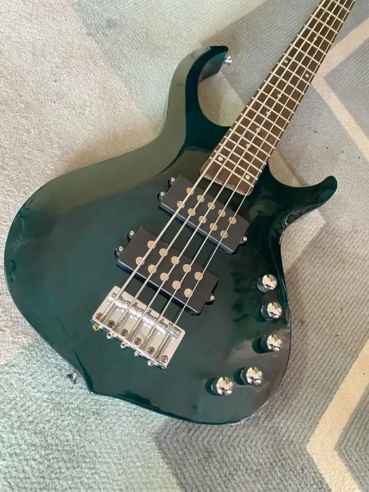 Bass 5string Marcus Miller preamp aktive custom