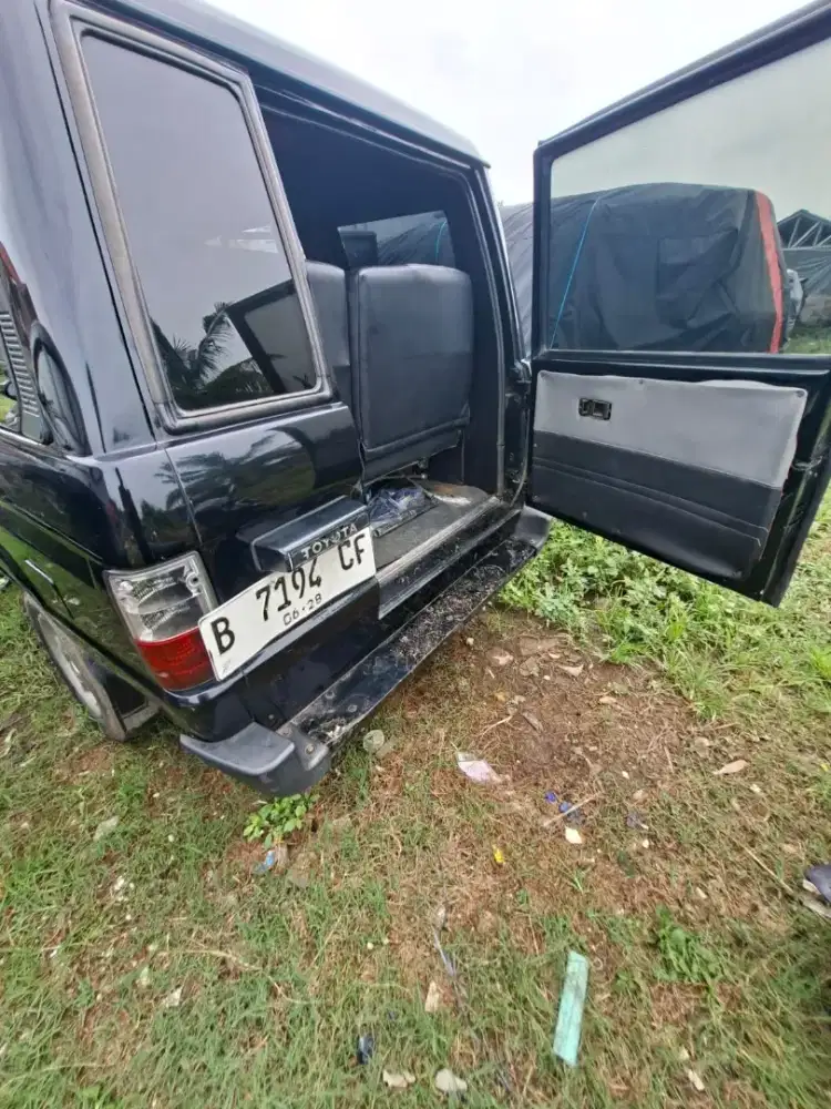 Toyota kijang long 1992